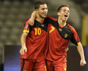 Dries Mertens (left) is playing in "Hazard-style" in the Belgian team